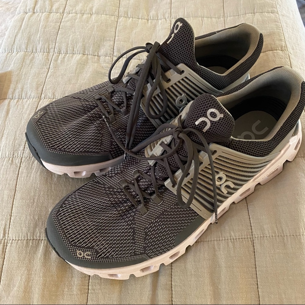 On Cloudswift Running Shoes